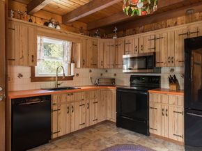 141 Rocky Meadow St, Middleboro MA 02346