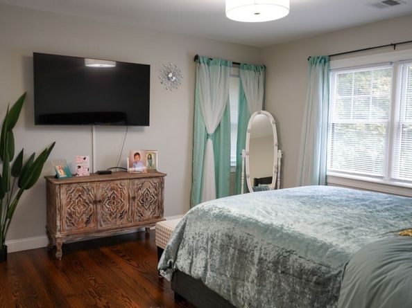 242 Valley Rd, Needham MA 02492