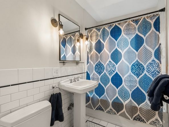 137 Thacher St 137, Milton MA 02186