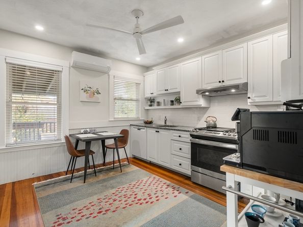 137 Thacher St 137, Milton MA 02186