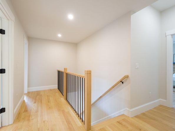 3 Ferndale St, Natick MA 01760