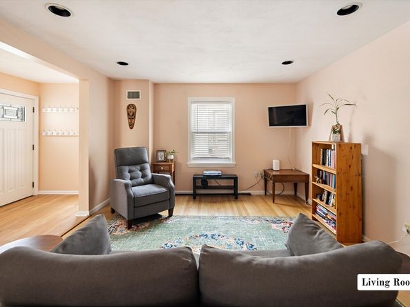 580 Bennington St 580, Boston MA 02128