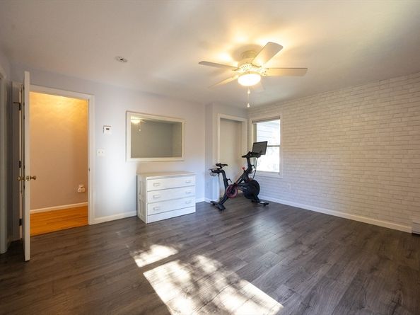 27 Fowler St, Upton MA 01568