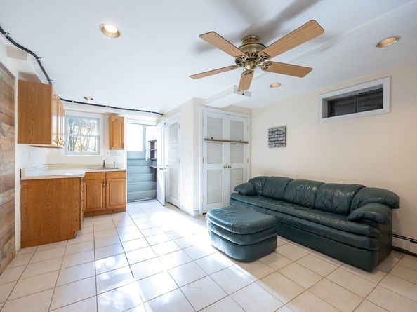 27 Fowler St, Upton MA 01568
