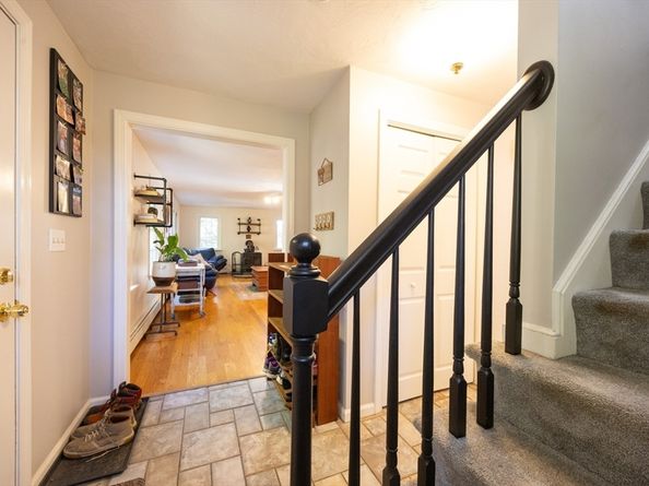 27 Fowler St, Upton MA 01568