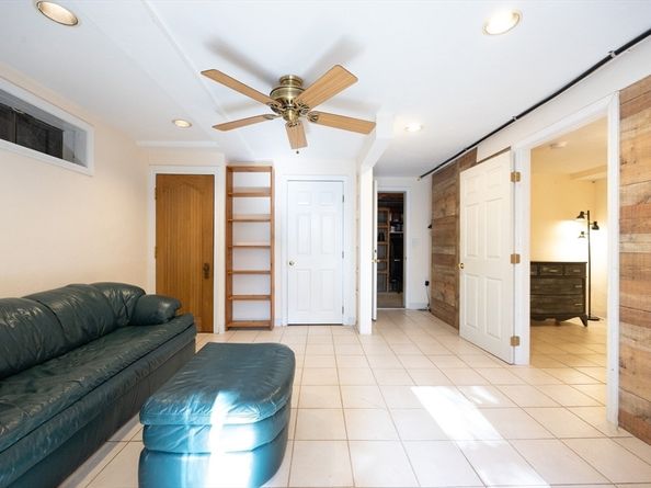 27 Fowler St, Upton MA 01568
