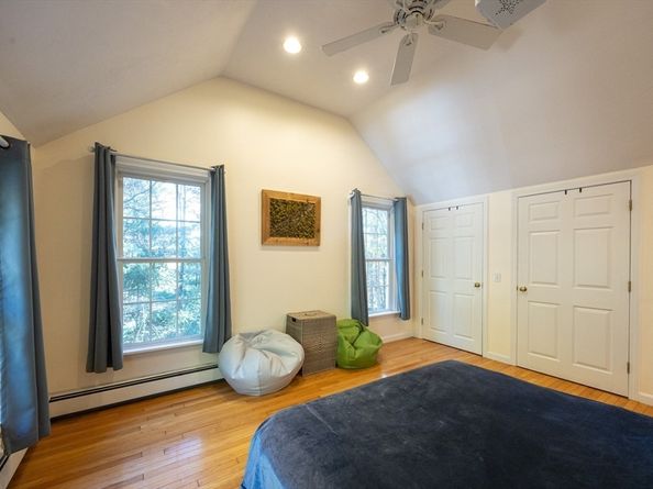 27 Fowler St, Upton MA 01568