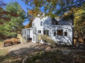 27 Fowler St, Upton MA 01568