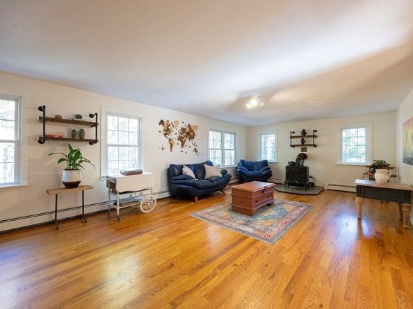 27 Fowler St, Upton MA 01568