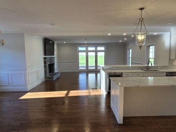 28 Goldencrest Ave, Waltham MA 02451