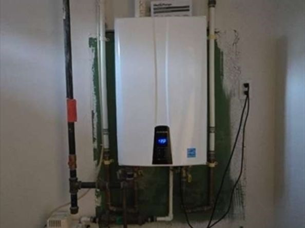 28 Goldencrest Ave, Waltham MA 02451