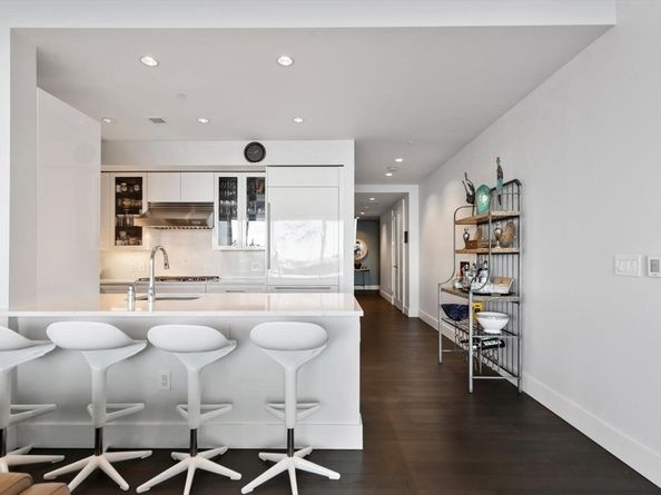 22 Liberty Dr 6F, Boston MA 02210