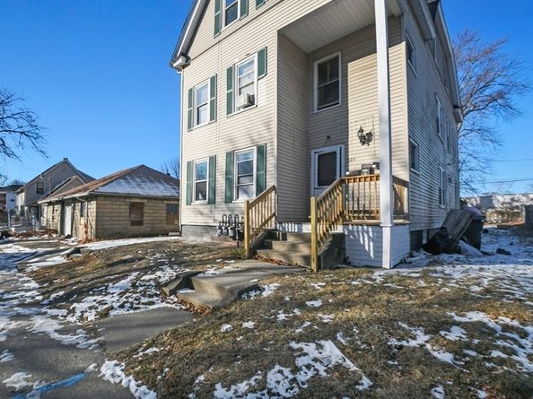 23 Ashton St., Worcester MA 01605