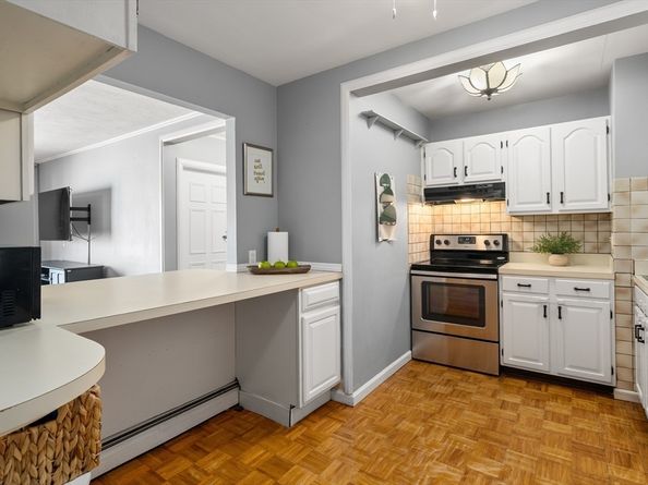 5 Linda Ln 34, Boston MA 02125