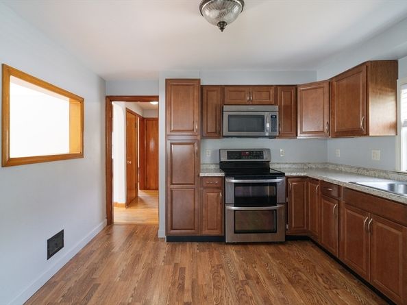 367 Lynnfield St, Peabody MA 01960