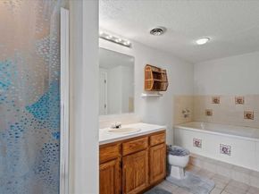 254 Captain Eames Cir 254, Ashland MA 01721