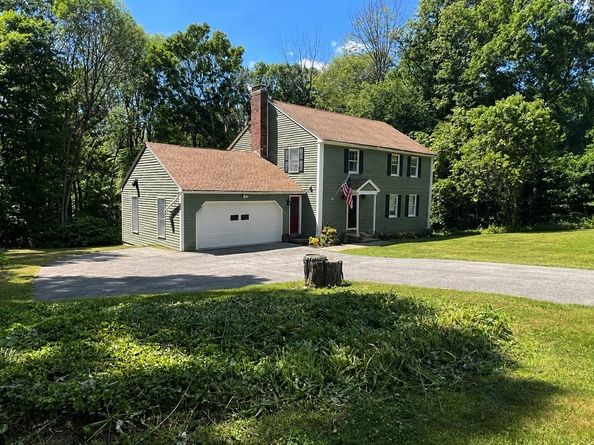 10 Garrison Heights Drive, Oxford MA 01540