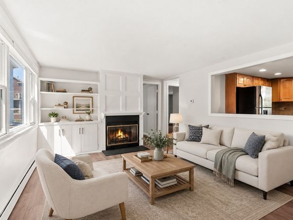 121-R Elm 2, Marblehead MA 01945