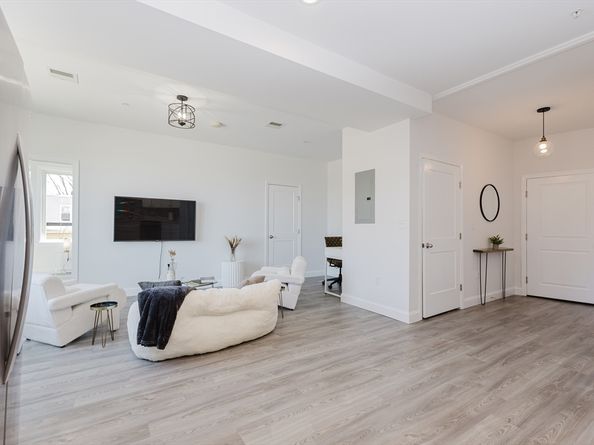 92-94 George St 203, Boston MA 02119