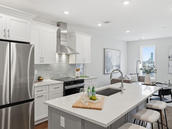 267 Old Colony 602, Boston MA 02127