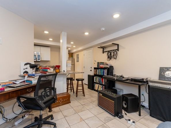 373-375 Broadway 2B, Cambridge MA 02139