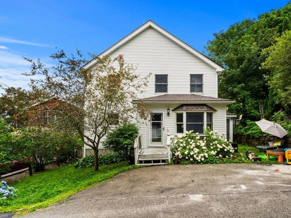 8 Windsor Ln, Gloucester MA 01930