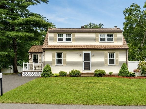 4 Oliver Street, Tewksbury MA 01876