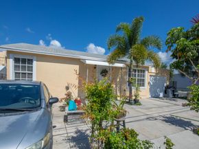 922 S Dixie Street, Lake Worth Beach FL 33460