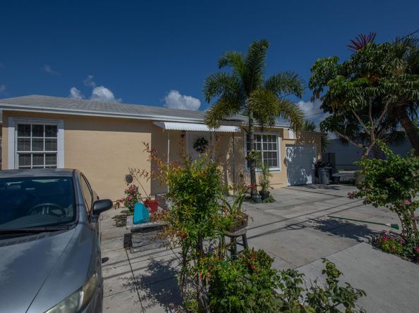 922 S Dixie Street, Lake Worth Beach FL 33460