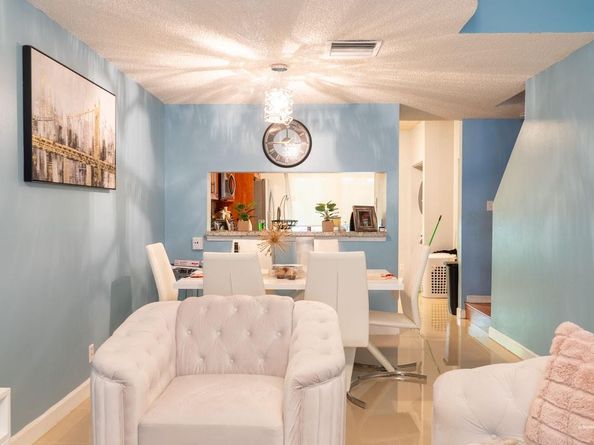 3332 Confetti Ln, Margate FL 33063