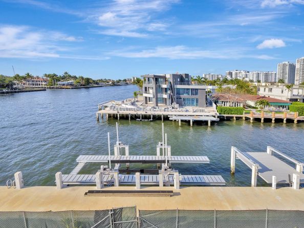 3025 NE 25th St, Fort Lauderdale FL 33305