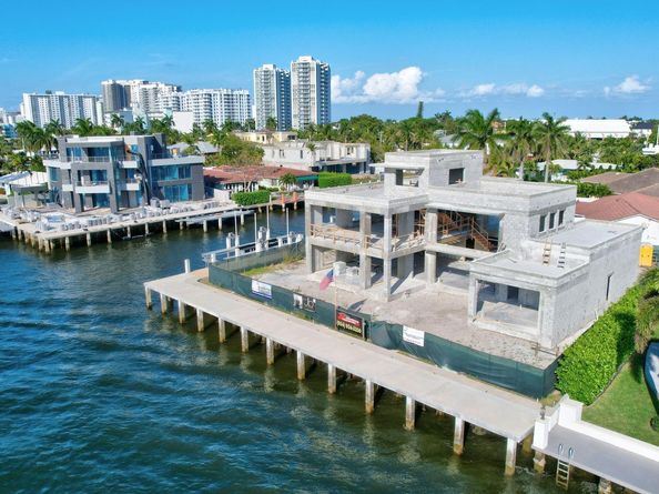 3025 NE 25th St, Fort Lauderdale FL 33305