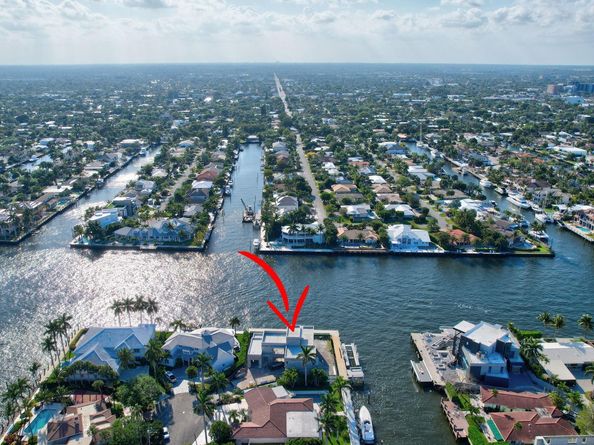 3025 NE 25th St, Fort Lauderdale FL 33305