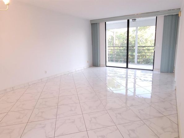 4700 Lucerne Lakes Boulevard 407, Lake Worth FL 33467