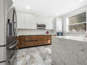 9526 NW 52nd Pl, Coral Springs FL 33076
