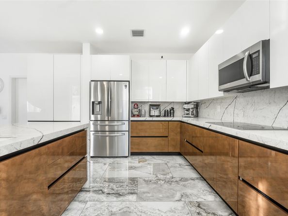 9526 NW 52nd Pl, Coral Springs FL 33076