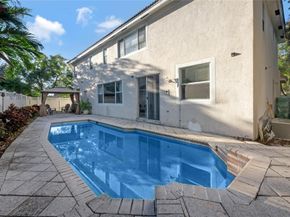9526 NW 52nd Pl, Coral Springs FL 33076