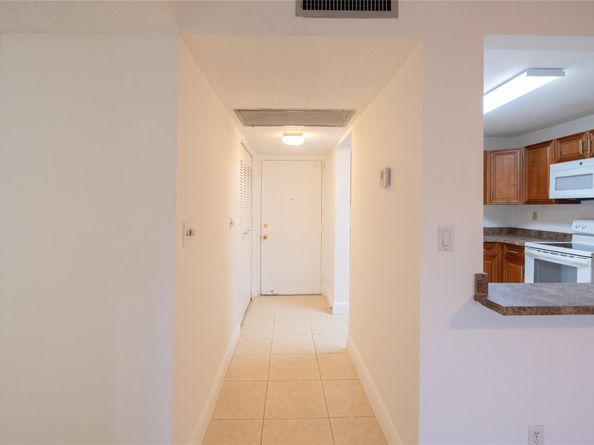 9233 SW 8 Street 222, Boca Raton FL 33428
