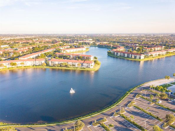 12950 SW 7th Ct 210A, Pembroke Pines FL 33027