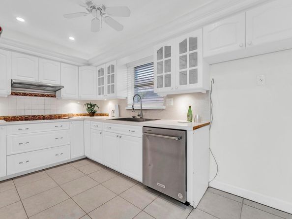 5921 NE 15th Ave, Fort Lauderdale FL 33334