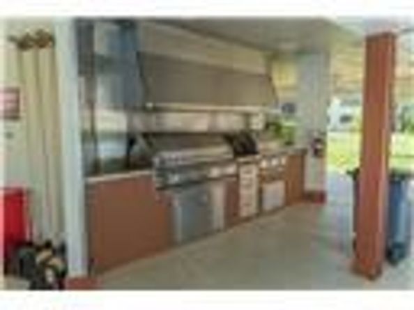811 S Hollybrook Dr 301, Pembroke Pines FL 33025