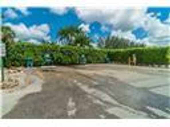 811 S Hollybrook Dr 301, Pembroke Pines FL 33025
