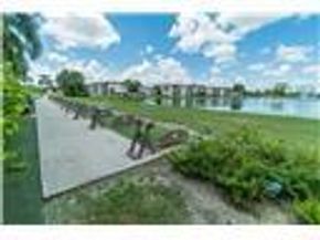 811 S Hollybrook Dr 301, Pembroke Pines FL 33025