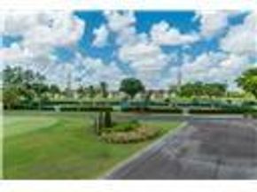 811 S Hollybrook Dr 301, Pembroke Pines FL 33025