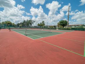 811 S Hollybrook Dr 301, Pembroke Pines FL 33025