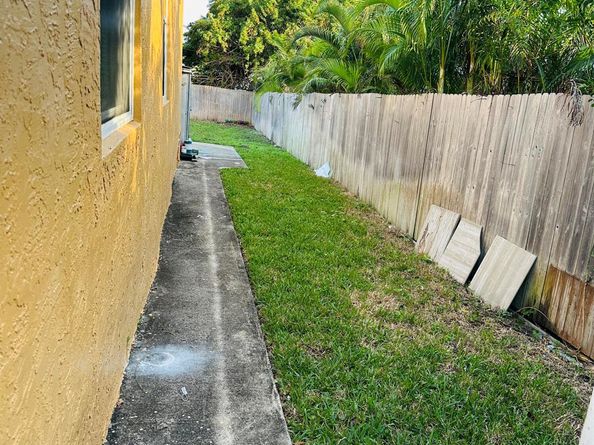 833 Briggs Street Street, West Palm Beach FL 33405