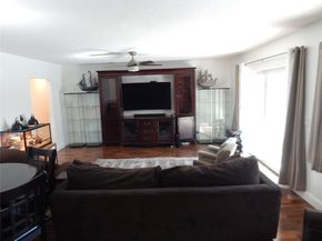 8674 SW 50th St, Cooper City FL 33328