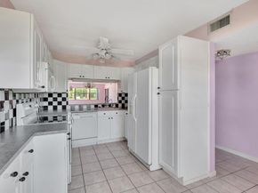 7650 Tahiti Lane 102, Lake Worth FL 33467