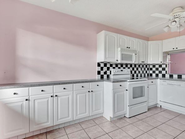 7650 Tahiti Lane 102, Lake Worth FL 33467