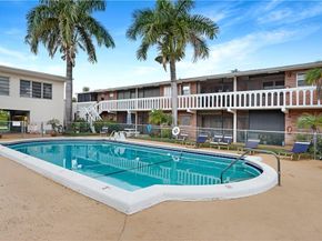 160 NE 8th Ave 4A, Hallandale Beach FL 33009
